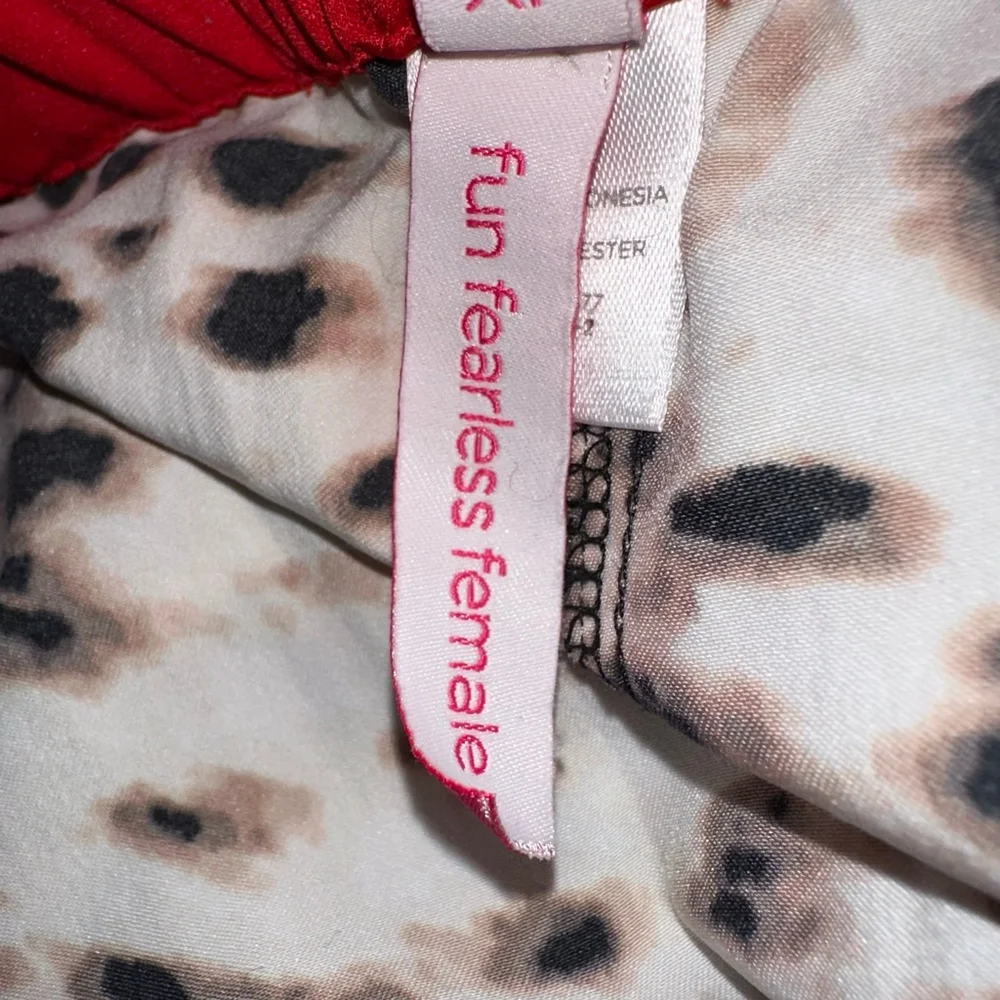 Cosmopolitan Leopard Cheetah Print Pajama Set XL Beige Black Red Women’s
